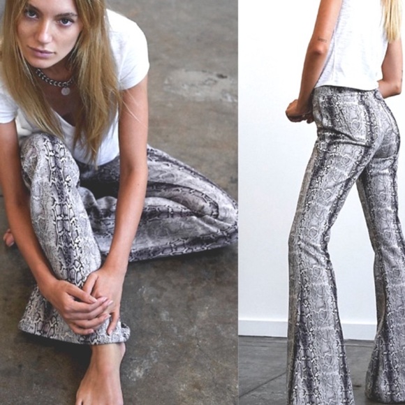 Free People Denim - RARE! NWT FPxBNYC snakeskin suede leather pants
Size 25